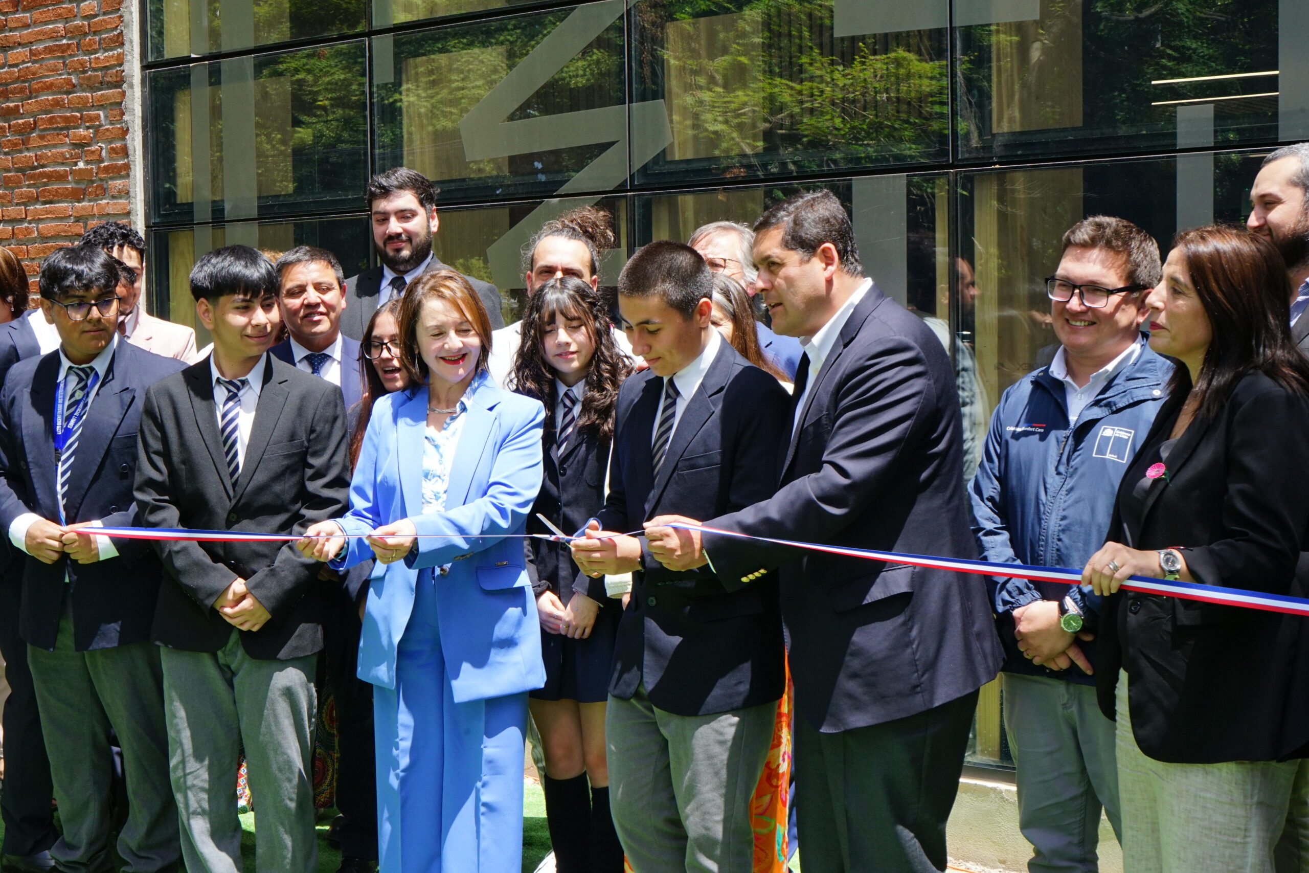 Inauguración de la Biblioteca “Emma Jauch Jelves”.