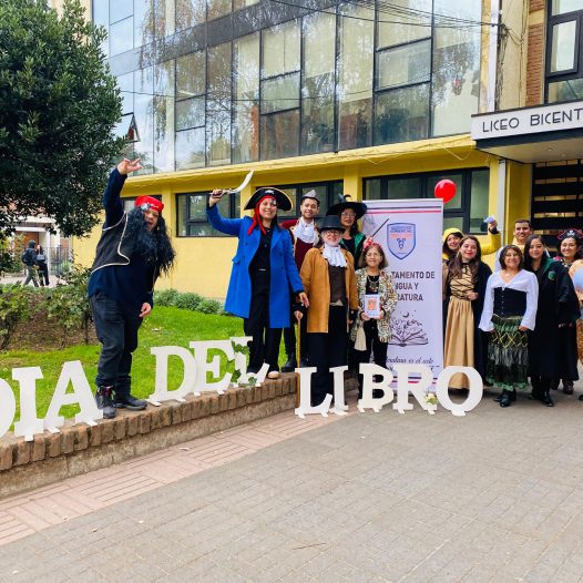Día del Libro en el Liceo Bicentenario: una jornada llena de creatividad, lectura y comunidad