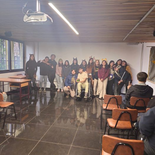 Teatro Creativo en inglés desde UTALCA para nuestro Liceo.