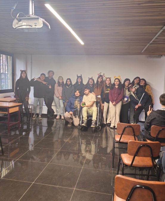 Teatro Creativo en inglés desde UTALCA para nuestro Liceo.