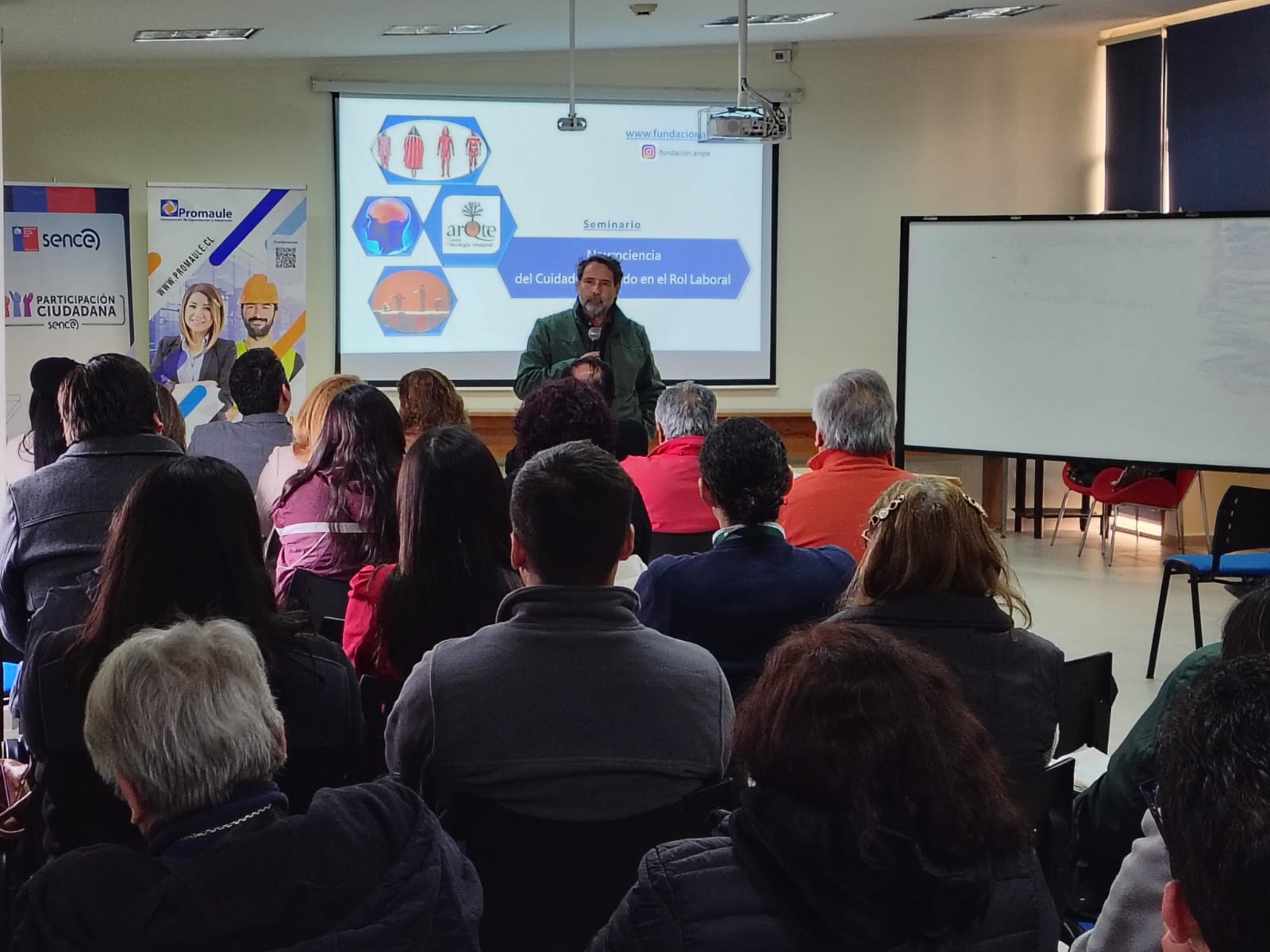 Participación en Seminario sobre Neurociencia del Cuidado y Sentido en el Rol Laboral Participación en Seminario sobre Neurociencia del Cuidado y Sentido en el Rol Laboral