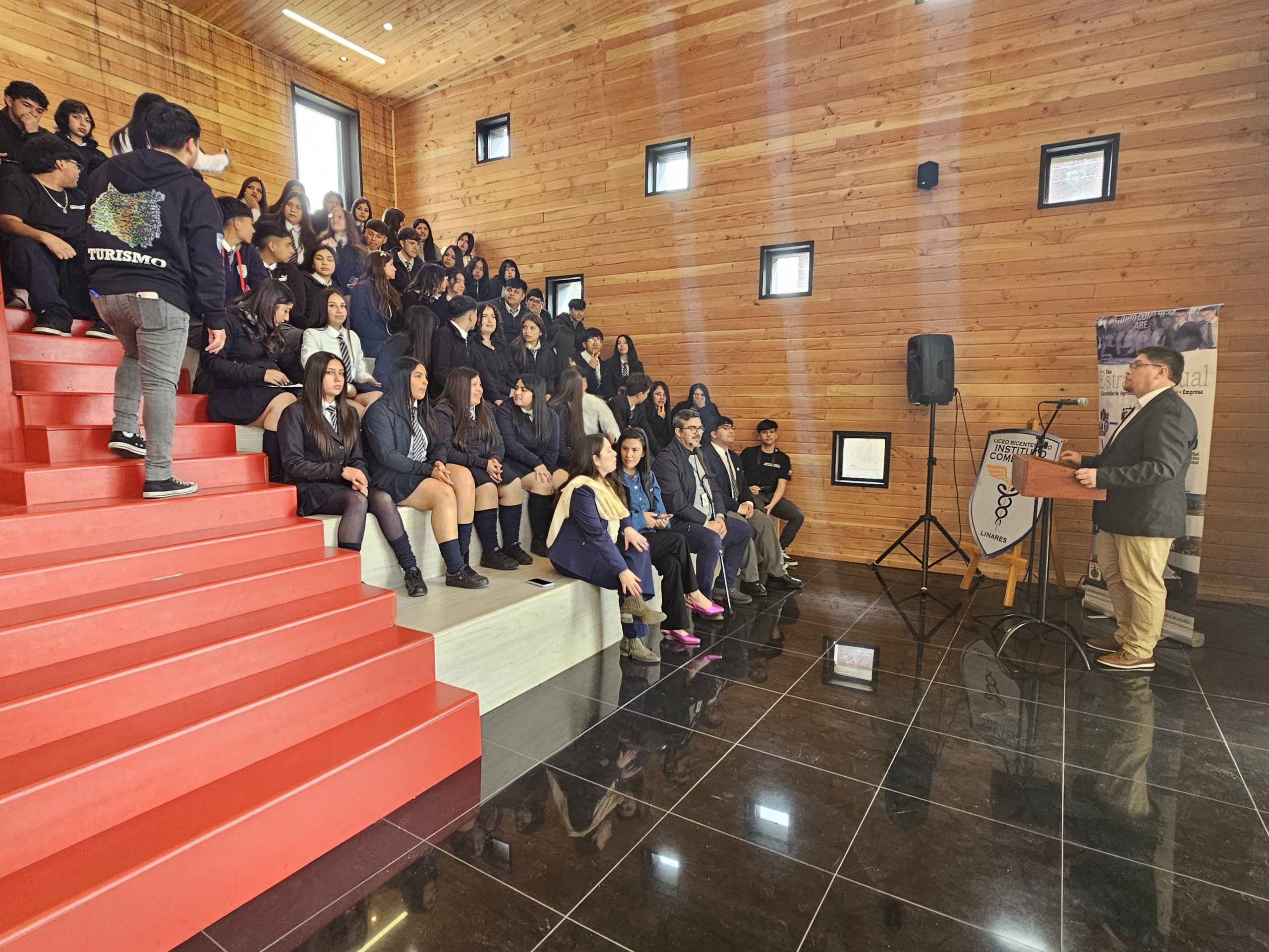 Certificación internacional fortalece empleabilidad de estudiantes de Turismo