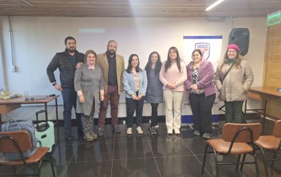 Charla sobre agujeros negros y taller de asteroides acercaron la astronomía a estudiantes del Liceo Bicentenario Instituto Comercial de Linares