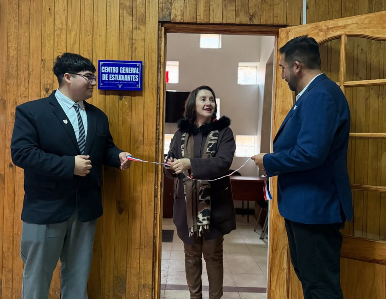 Liceo inaugura nueva oficina del Centro General de Estudiantes Liceo inaugura nueva oficina del Centro General de Estudiantes