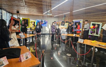 Estudiantes de Inglés de 1° Medio inauguraron innovadora Art Gallery